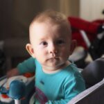 De mijlpaal van kruipen: zo groeit je baby naar zijn eerste stapjes